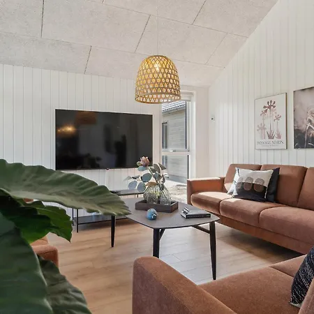 Lovely In Glesborg With Sauna Fjellerup